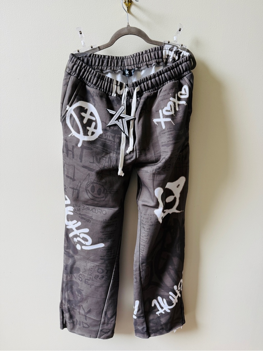 Weekend riot Sweatpants with White Drawstring - Picture 4 of 5